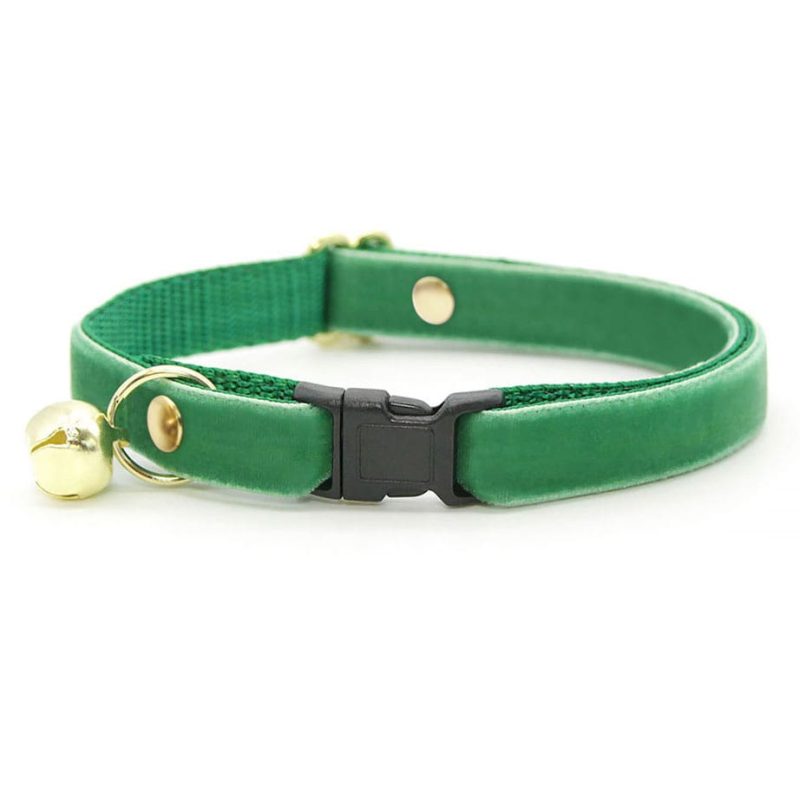 Velvet Emerald Green NEW 2021 Collar2 min