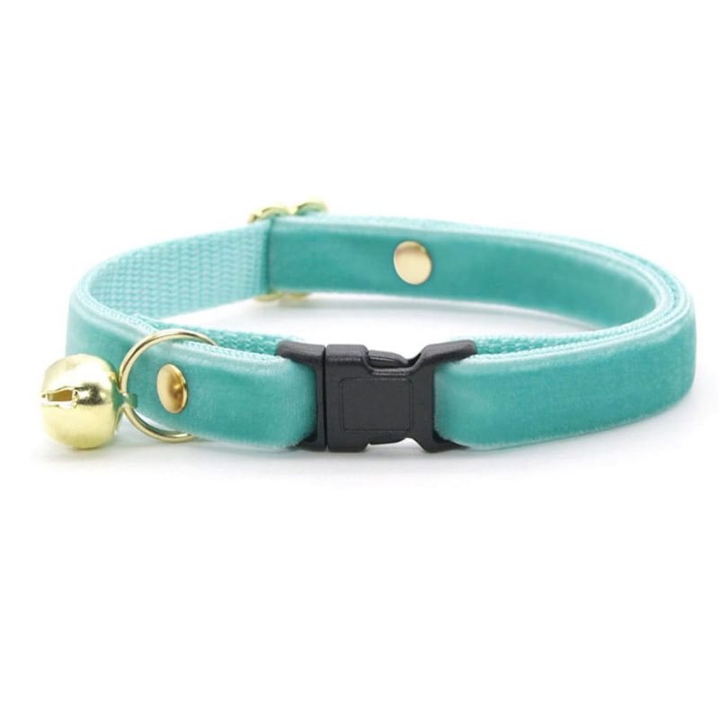 Velvet Seafoam Collar2 min