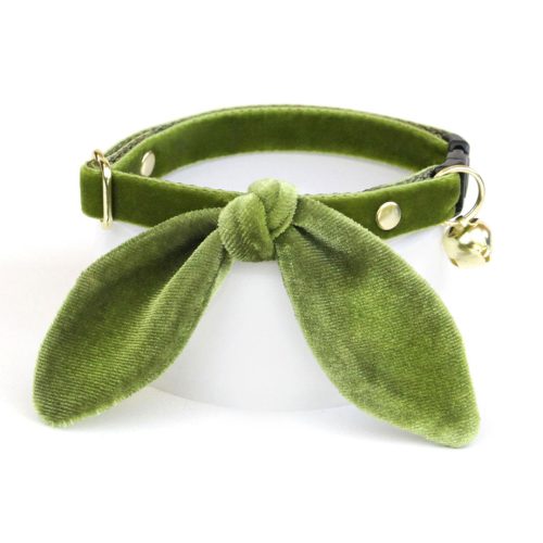 Velvet Leaf Green Bunny Bow Collar